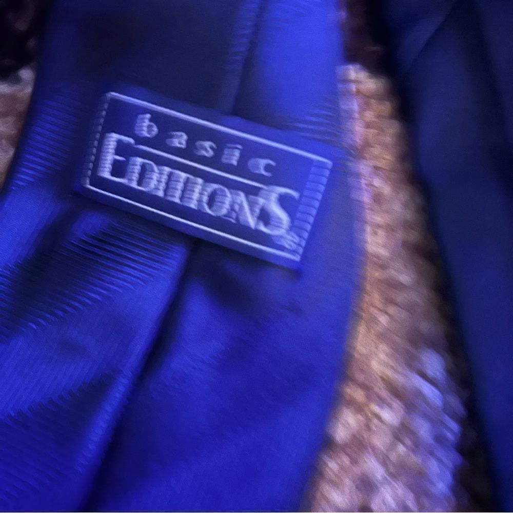 Basic Editions tie  - Picture 3 of 6